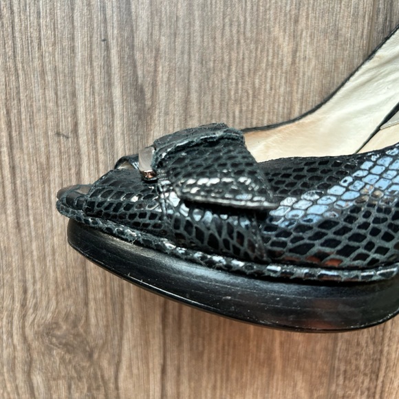Michael Kors Black Leather Reptile Embossed Pumps | 9 - Picture 4 of 11